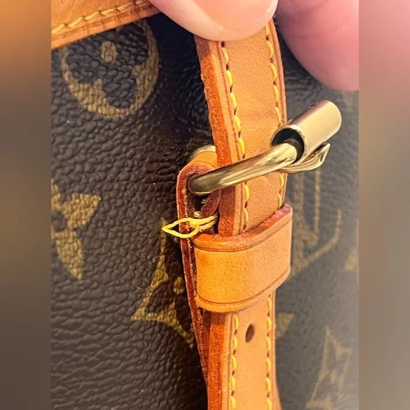 Louis Vuitton Bucket GM Monogram - Picture 14 of 16